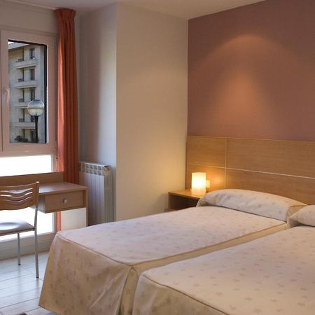 Ekia Pentsioa Otel Zarautz Dış mekan fotoğraf
