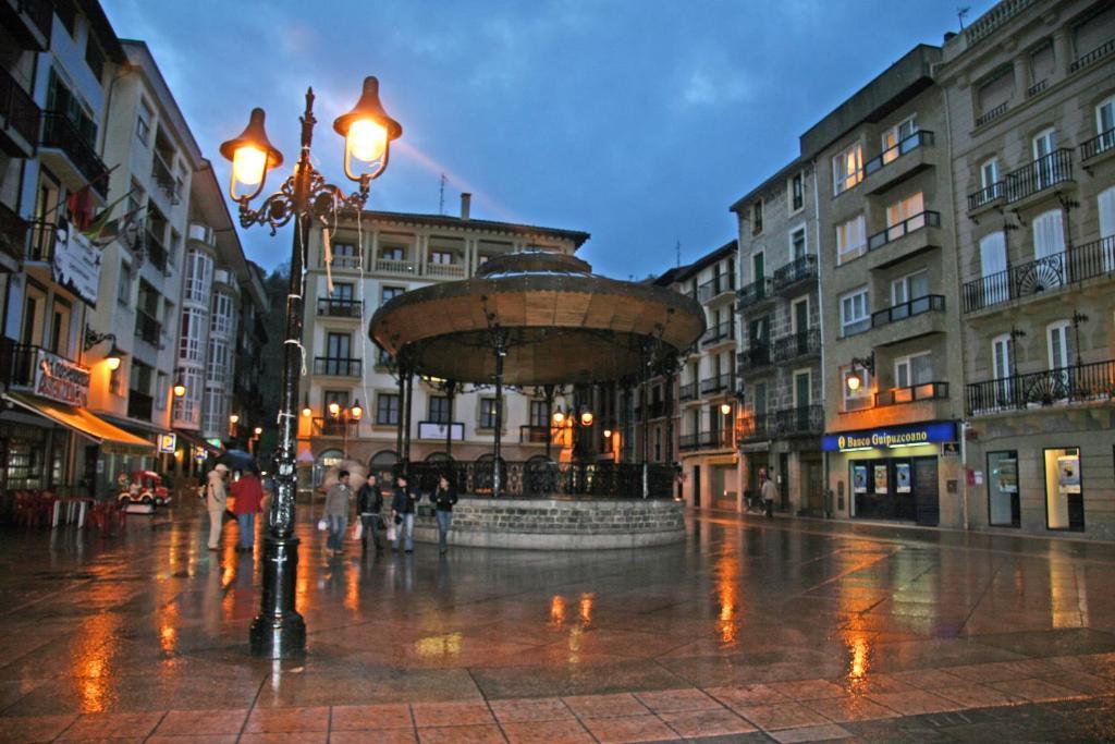 Ekia Pentsioa Otel Zarautz Dış mekan fotoğraf