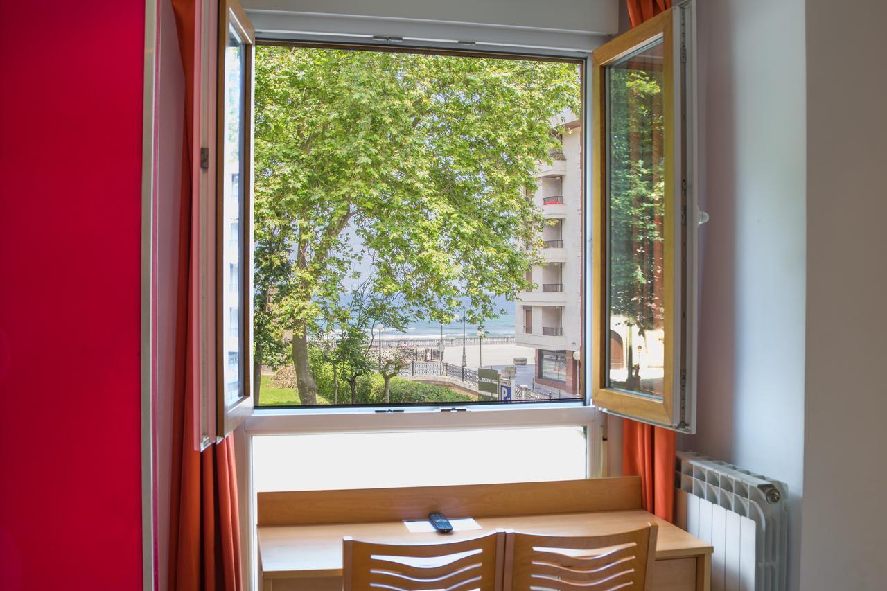 Ekia Pentsioa Otel Zarautz Dış mekan fotoğraf