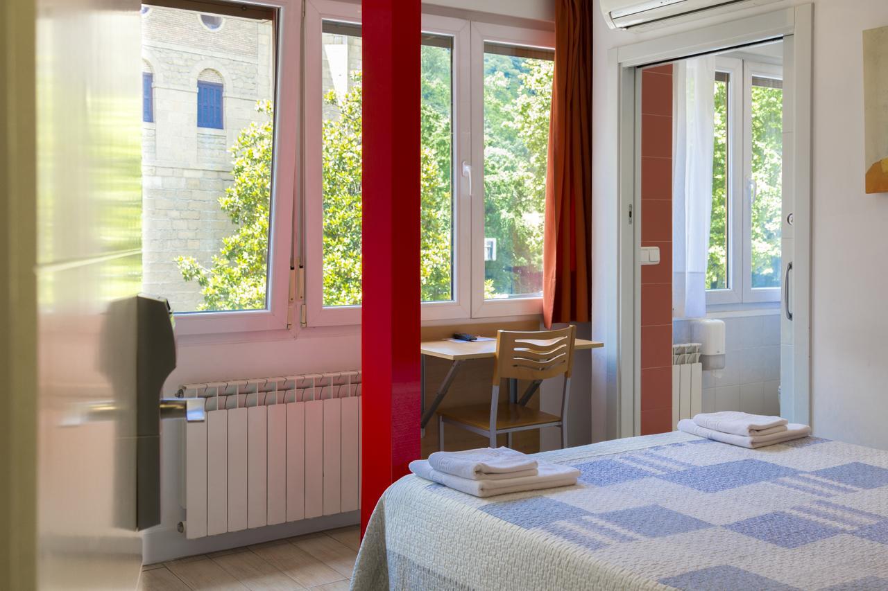 Ekia Pentsioa Otel Zarautz Dış mekan fotoğraf